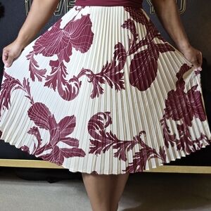 EXPRESS Floral Skirt Size XS NWT